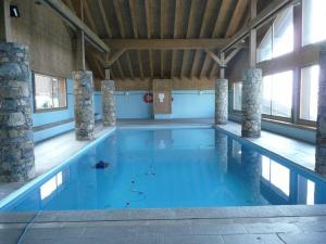 Appartements Appartement cosy avec piscine - 4 pers, balcon, parking - pres des Saisies - FR-1-594-156 : photos des chambres