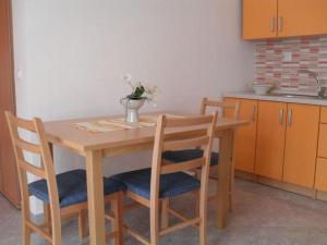 Studio apartment in Sevid with sea view, balcony, air conditioning, WiFi 5169-3