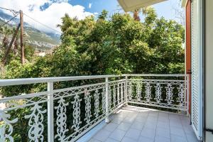 Angela partial sea view 6