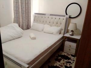 1 Bed Flat - Sleeps 2 - Parking - Wifi