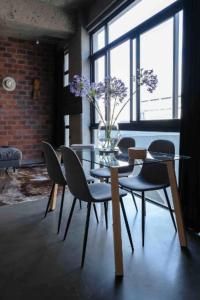 Industrial 1 bedroom apartment in the City Bowl