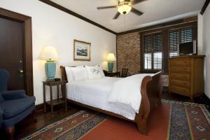 Deluxe Queen Room with One Twin Bed room in Park Plaza Hotel Orlando - Winter Park