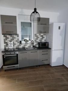 Petite suite with backyard.