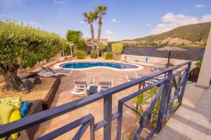 Villa moderna con piscina