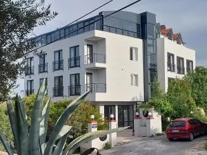 NORTH WIND HOTELS - Karaburun - 福卡