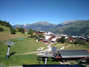 Appartements Balcon vue Mont Blanc, village alpin, VTT, rando et ski depuis la porte : photos des chambres