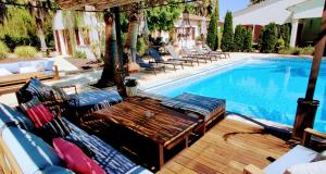 B&B / Chambres d'hotes Maison Prestige Saint Tropez by Roberto Geissini : Suite Junior Deluxe