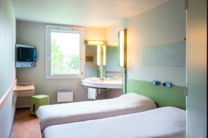 Hotels ibis budget Poitiers Nord Futuroscope : 2 Chambres Communicantes