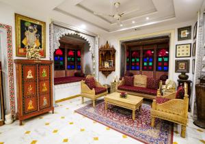 Bloom Boutique l Lake Pichola
