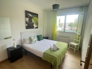 POOL AND CONFORT 3 habitaciones y garaje By apartamentos Logroño