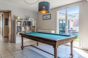 Villas Beautiful villa with pool nearby Lyon - Welkeys : photos des chambres