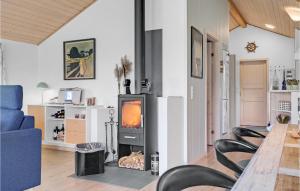 Gorgeous Home In Hemmet With Wifi