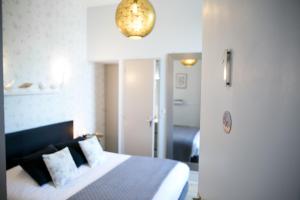 Hotels Logis Auberge De L'ombree : photos des chambres