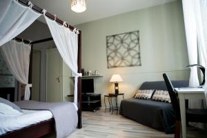 Hotels Logis Auberge De L'ombree : photos des chambres