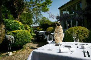 Hotels Logis Auberge De L'ombree : photos des chambres