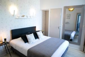 Hotels Logis Auberge De L'ombree : photos des chambres