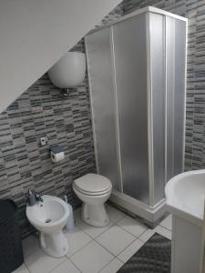 Doppel-/Zweibettzimmer mit Bad