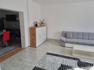 TWO Self-Check-In, 3km freeway, Free-Parking Playstation