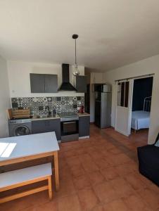 Appartements Appartement au calme avec exterieur et parking : photos des chambres