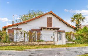 Maisons de vacances Nice Home In Hourtin With Wifi And 2 Bedrooms : photos des chambres