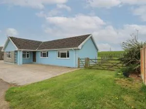 Ty Mawr - Llanychaer