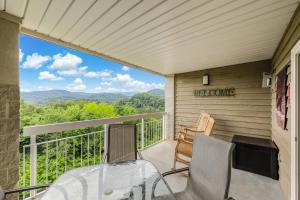 LeConte View Retreat Whispering Pines 454