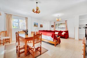 Casa en playa con piscina Novamar