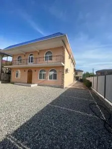 Ararat & Svetlana - 阿拉克哈济