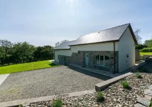 Cwm Hyfryd - Llanllwchaiarn