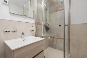 Apartment Ida with terrace, sea view, near Opatija 