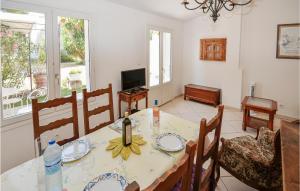 Beautiful Home In La Garde With Kitchen