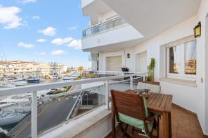WELCS APARTAMENTO 055 EMP con terraza y vistas al canal