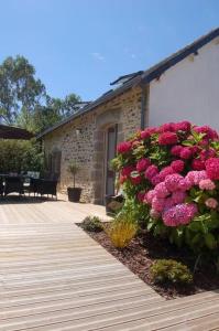 Maisons de vacances Maison de charme avec piscine : photos des chambres
