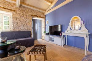 Entire Filitsas Stonehouse in Paxos with pool