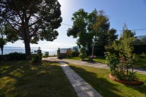 Agios Konstantinos peaceful Beach 3bdr apartment