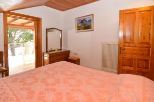 Agios Konstantinos peaceful Beach 3bdr apartment