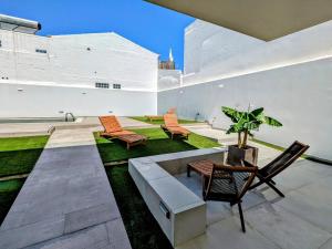 Ria Breezin by JohnVillas