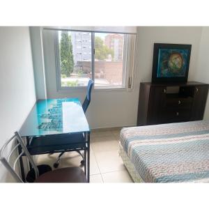 Departamento amplio, cochera incluida, zona centro