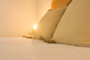 Cozy Apartment with Patio near Carcavelos Beach