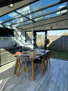 Maisons de vacances La maison de la plage, 600m de la plage, Formule tout inclus : photos des chambres