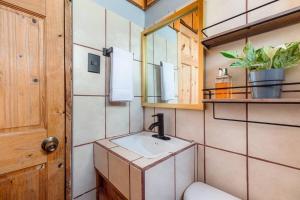 The Red Door Mountain Cabin