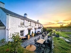 Halfway House Inn