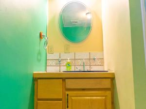2BR 2BA Family Vacation Home with WiFi