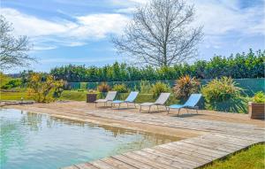 Maisons de vacances Beautiful Home In Queyrac With Outdoor Swimming Pool, Wifi And 1 Bedrooms : photos des chambres