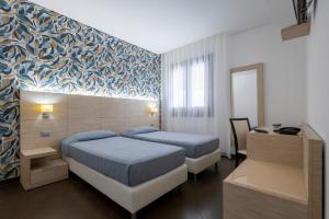Double or Twin Room - Ground Floor room in Alaba Hotel