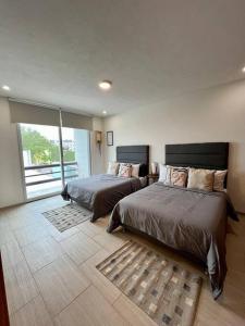 Lujoso Departamento Lomas 3