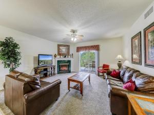 Greenbrier Getaway Whispering Pines 524