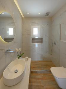 Auster House Santorini