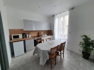 Appartements Roanne centre, appartement refait a neuf. : photos des chambres