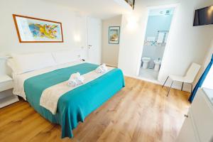 Quadruple Room with Private Bathroom